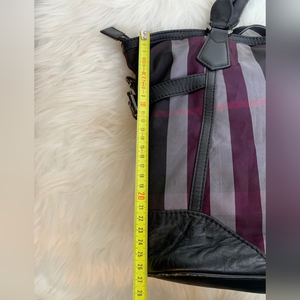 Burberry Tote Bag - Picture 10 of 17